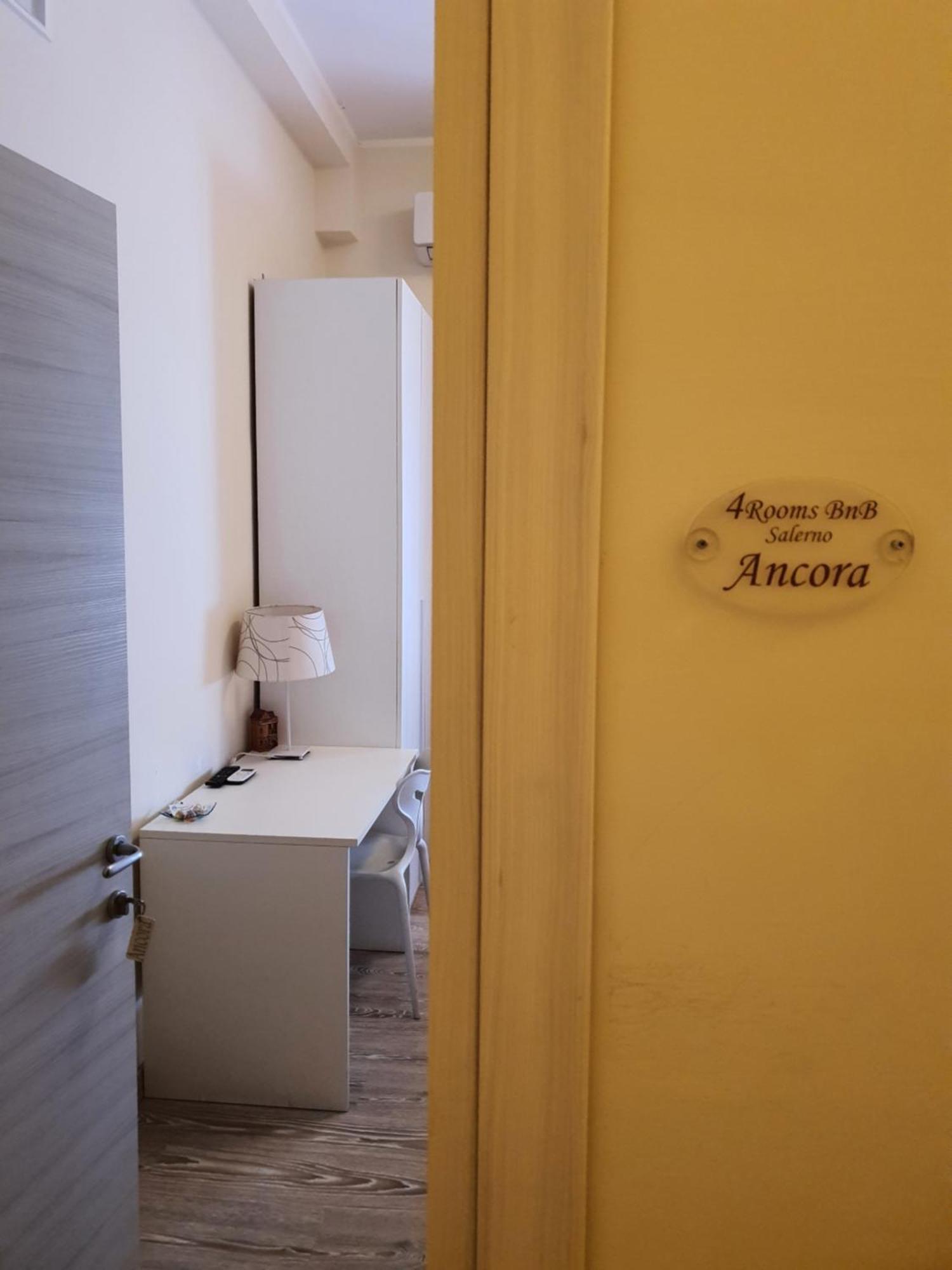 4Rooms Guest House Free Wi-Fi Salerno Exteriér fotografie