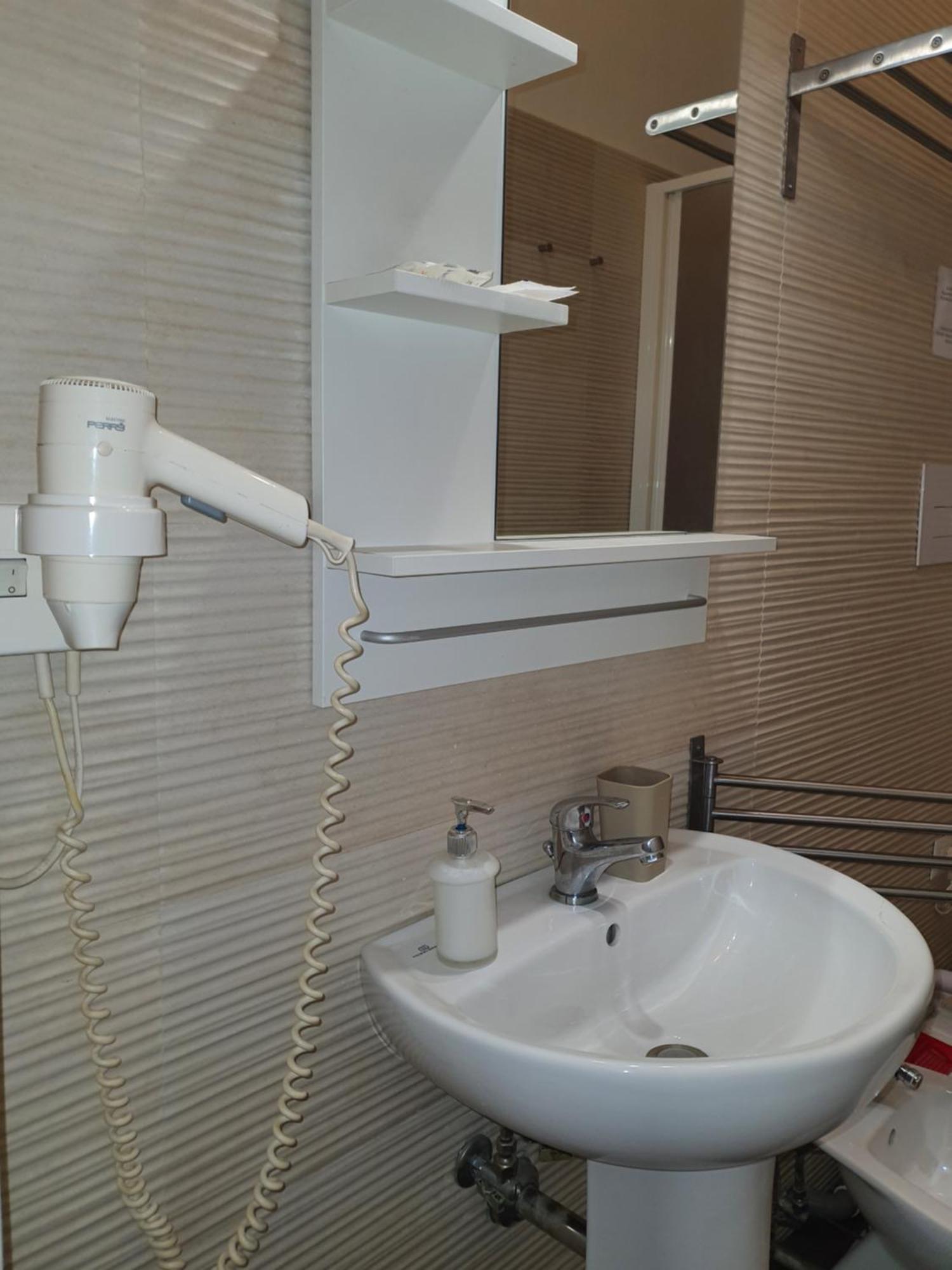 4Rooms Guest House Free Wi-Fi Salerno Exteriér fotografie