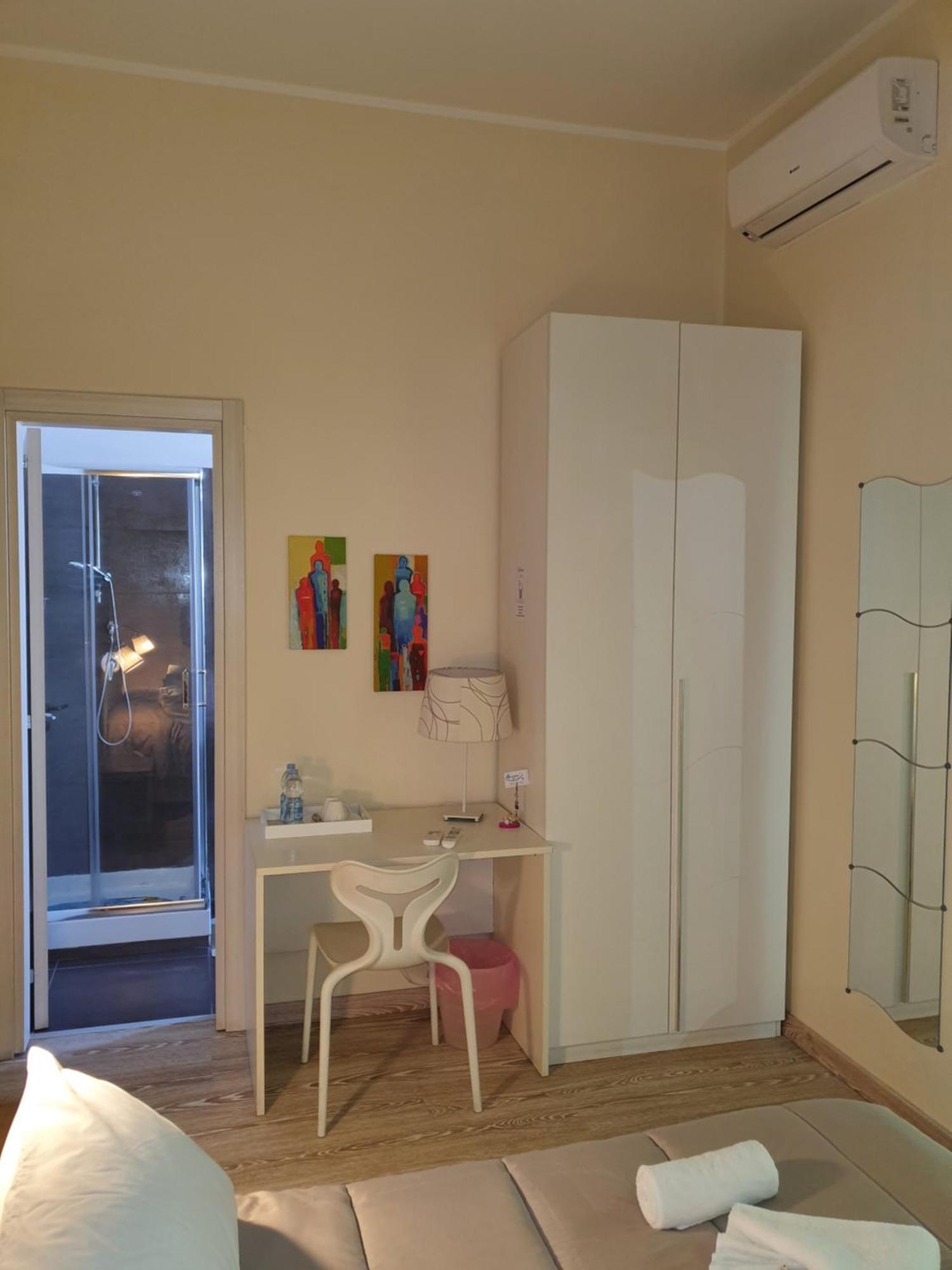 4Rooms Guest House Free Wi-Fi Salerno Exteriér fotografie