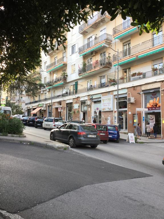 4Rooms Guest House Free Wi-Fi Salerno Exteriér fotografie