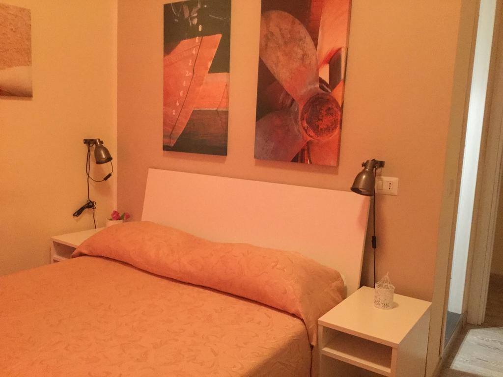 4Rooms Guest House Free Wi-Fi Salerno Exteriér fotografie
